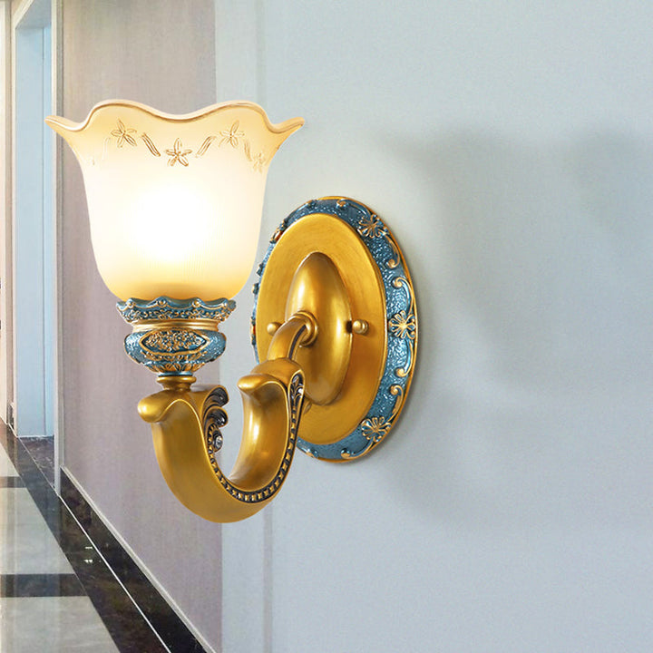 Skørter | Gold 1/2-Light Wall Lamp Antique Opal Glass Woven Bell Wall Light Fixture