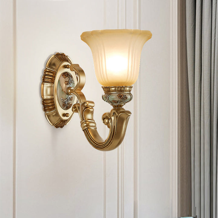Skørter | 1/2-Light Wall Lamp Retro Living Room Lamp with Bell Frosted Glass Dome in Gold