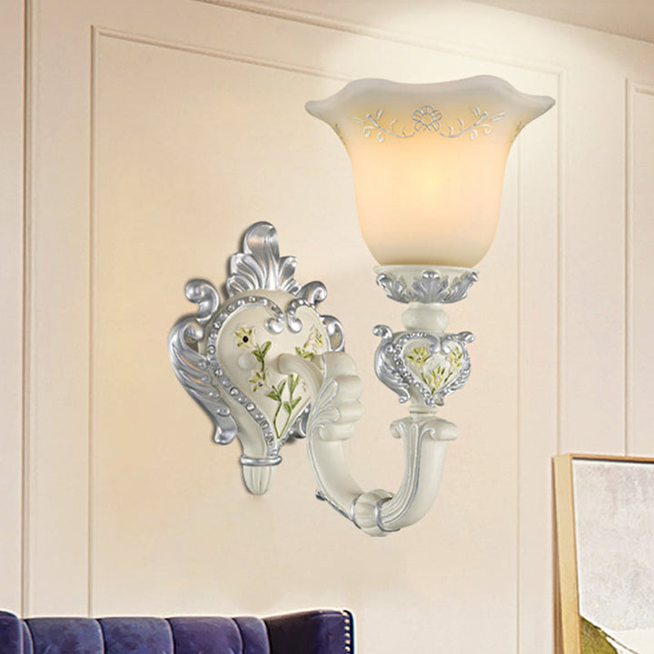 Skørter | 1/2-Head Ivory Glass Wall Lamp Traditional White Bell-Shaped Bedroom Wall Light Kit