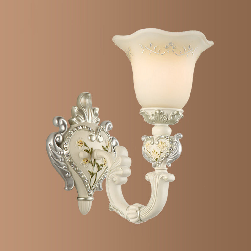Skørter | 1/2-Head Ivory Glass Wall Lamp Traditional White Bell-Shaped Bedroom Wall Light Kit