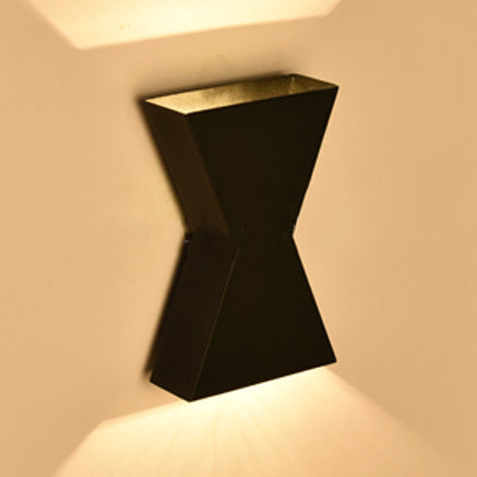 Lisslune | Black/White Hourglass Shadow Wall Wash Light Contemporary LED Metal Wall Lamp in White/Warm Lighting