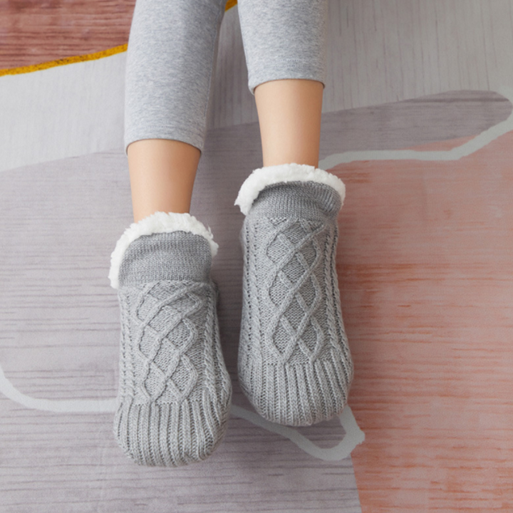 Lisslune | V neck Cozy Socks Slippers