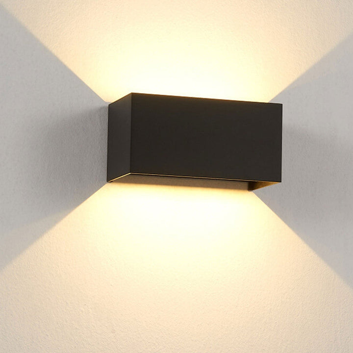 Lisslune | Modern waterproof rectangular LED wall light for outdoor use with up and down lighting