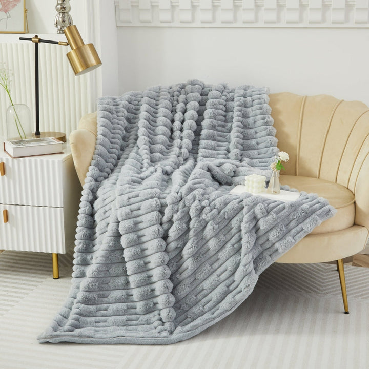 Lisslune | Plush Soft Synthetic Rabbit Blanket