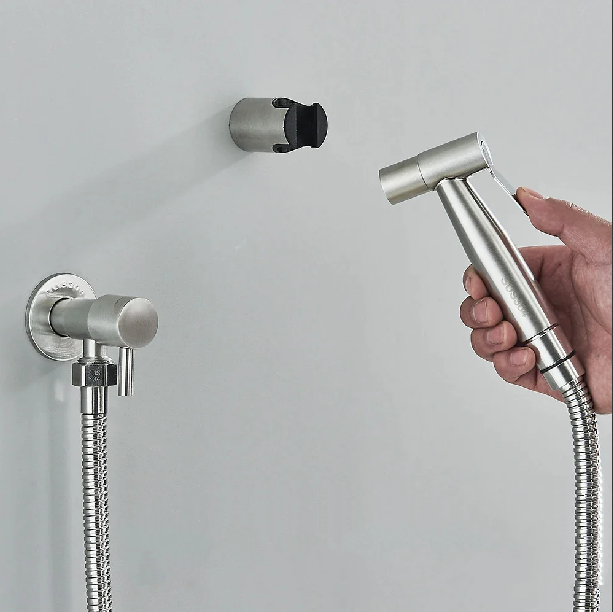 Lisslune | Toilet-Bidet-Sprayer | Hygienic Cleaning | Convenient and Easy