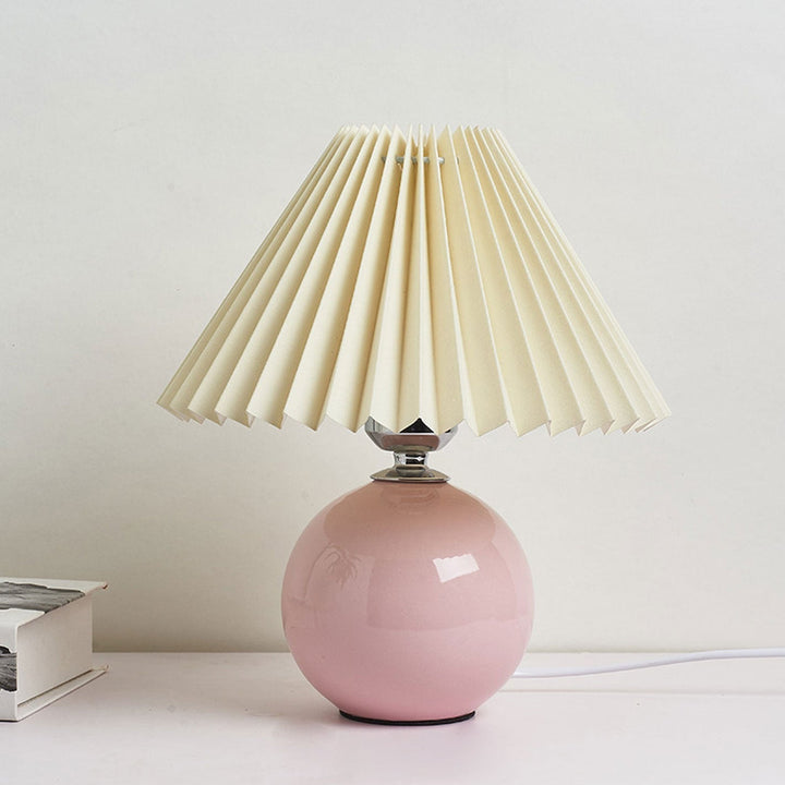 Lisslune | Nordic minimalist 1-light table lamp made of ceramic with pleats
