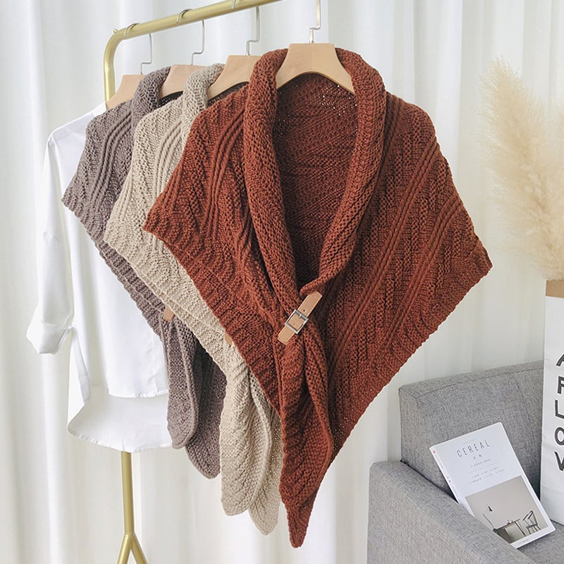 Lisslune | Triangular Knit Scarf with Leather Loop