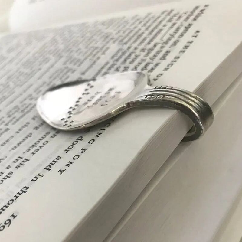 Lisslune | Funny Spoon Bookmark - perfect gift for a bookworm