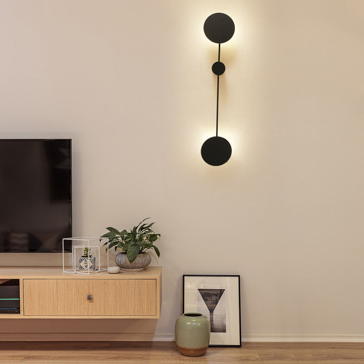 Lisslune | Simple LED wall lamp with acrylic shade Black/White molecule wall light in warm/white light