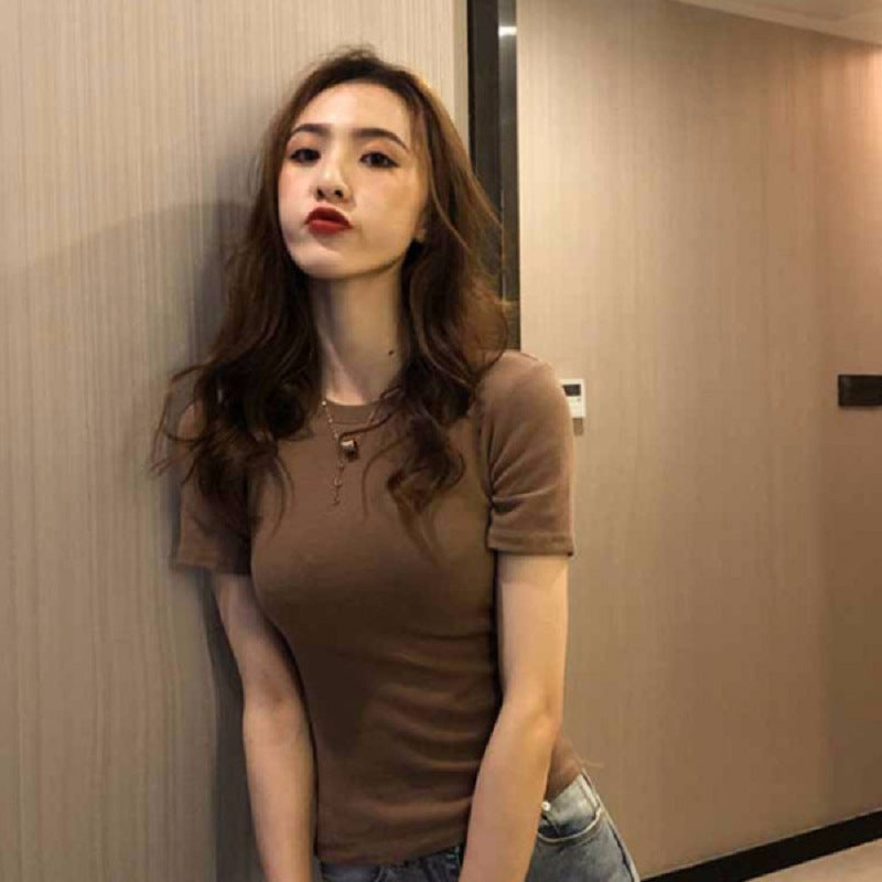 Women's fitted T-shirt with modern round neckline and stretchy fabric Lisslune