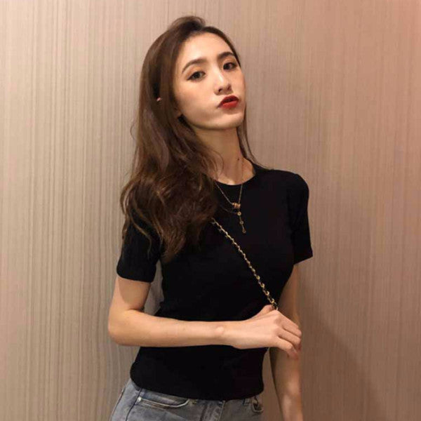 Women's fitted T-shirt with modern round neckline and stretchy fabric Lisslune