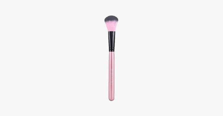 Lisslune | Blush Brush – Because rosy cheeks never go out of style