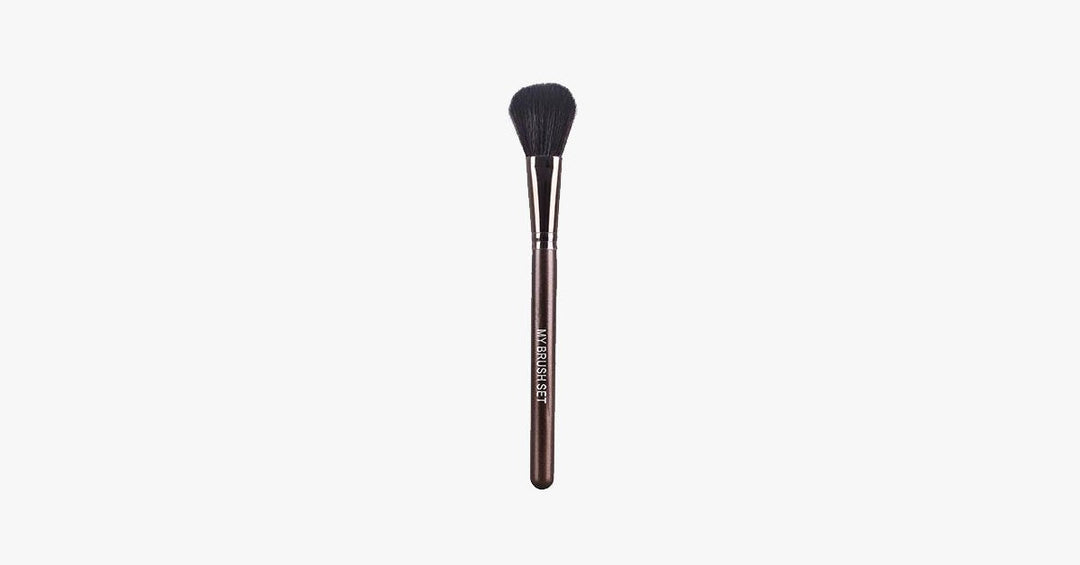 Lisslune | Blush Brush – Because rosy cheeks never go out of style