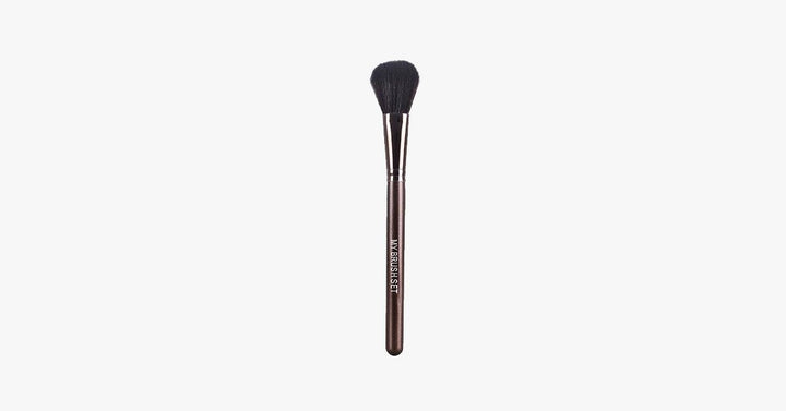 Lisslune | Blush Brush – Because rosy cheeks never go out of style