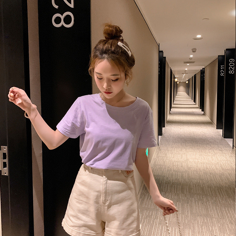 Women’s basic t-shirt with soft cotton quality and casual fit