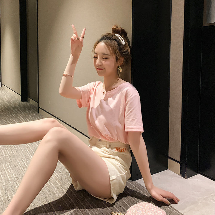 Women’s basic t-shirt with soft cotton quality and casual fit