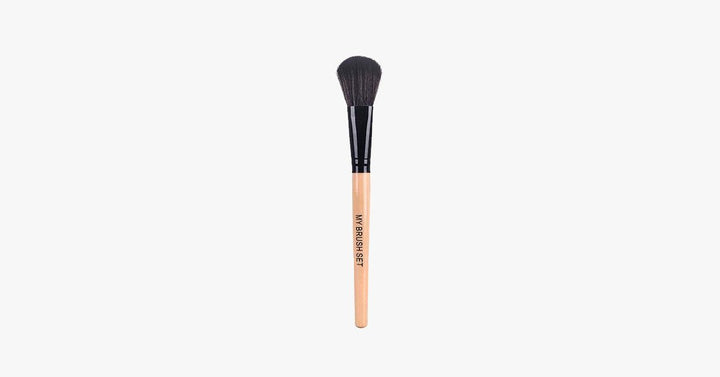 Lisslune | Blush Brush – Because rosy cheeks never go out of style