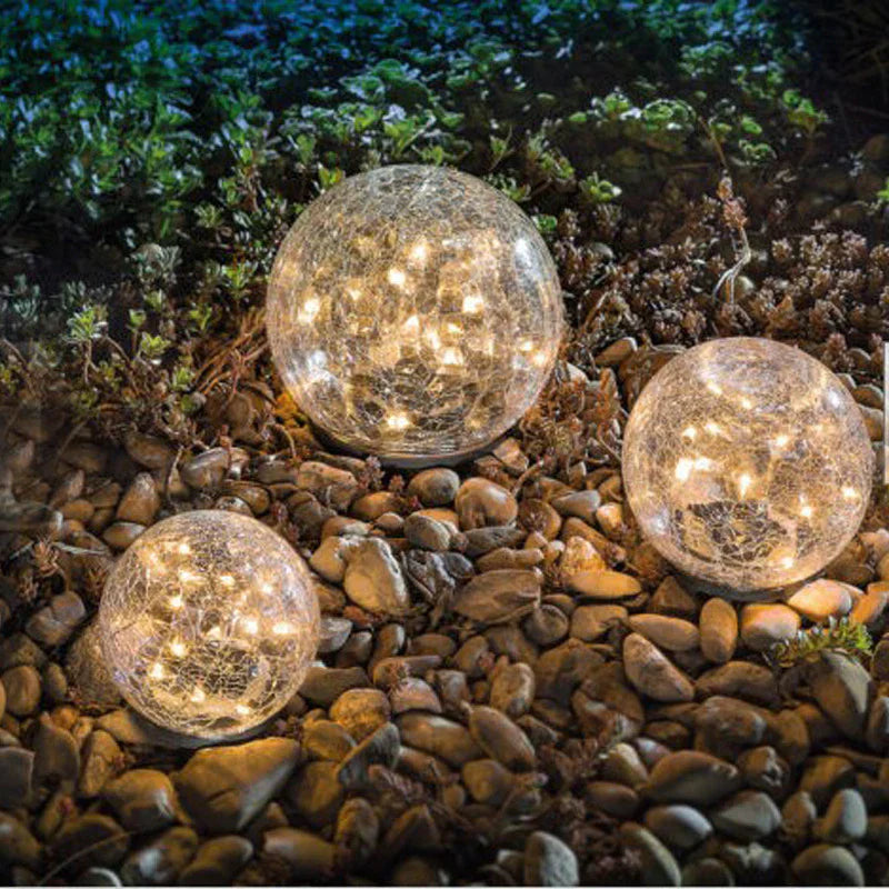 Lisslune | Solar-powered Garden Lamp