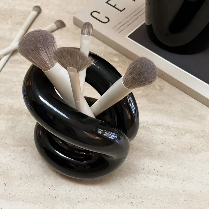 Lisslune | Nordic Knot Ceramic Holder