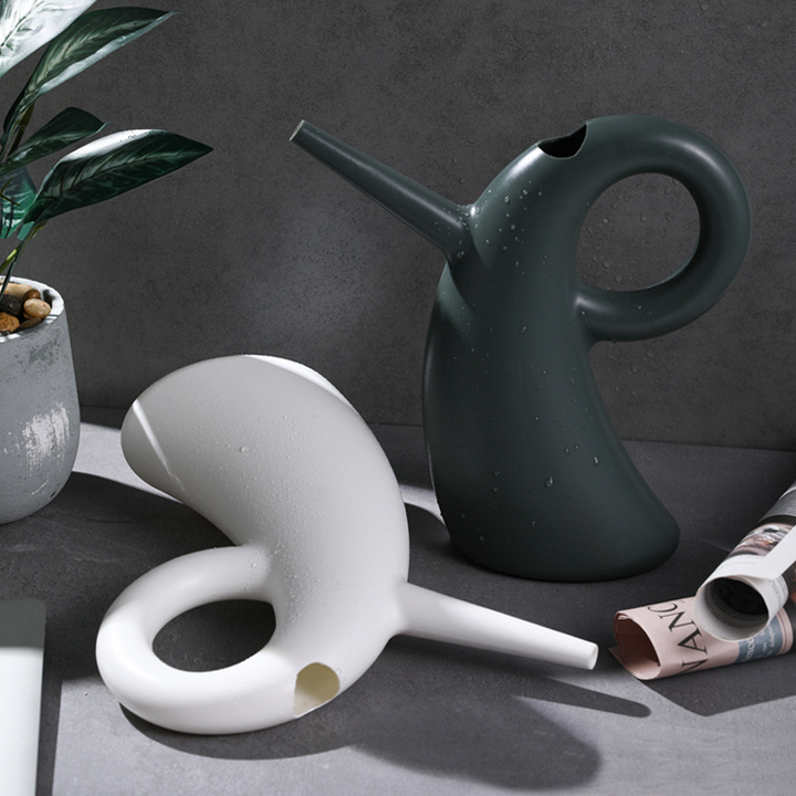 Lisslune | Watering can with extended spout – Elegant design for precise watering