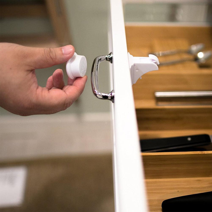 Lisslune | Bequee Magnetic Invisible Cabinet and Drawer Lock, White, 4 Pieces