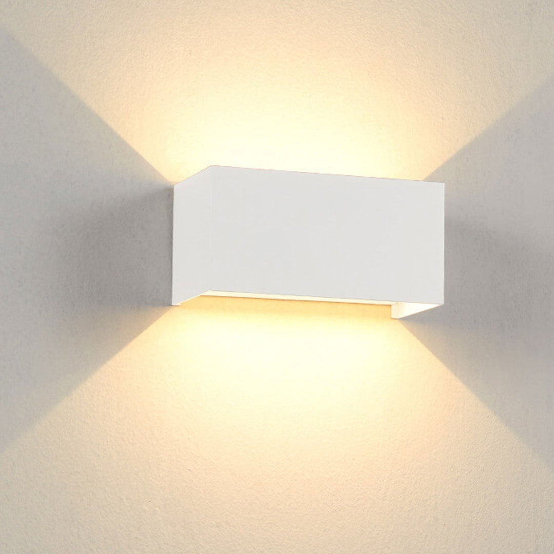 Lisslune | Modern waterproof rectangular LED wall light for outdoor use with up and down lighting