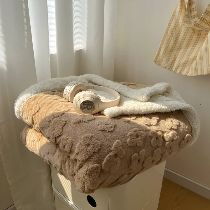 Lisslune | Cloud Flower Snuggle Blanket