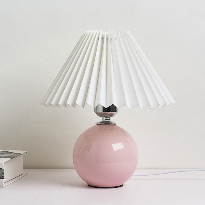 Lisslune | Nordic minimalist 1-light table lamp made of ceramic with pleats