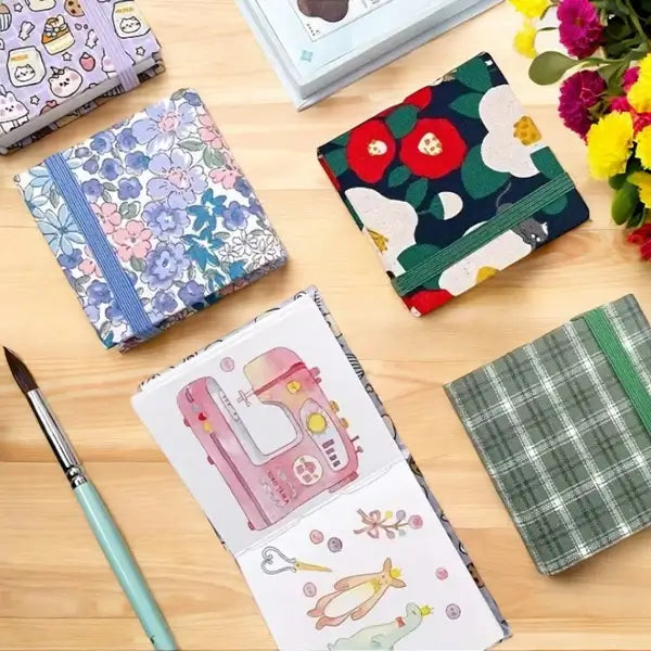 Lisslune | Mobile Watercolor Paint Box Set with 24 Colors