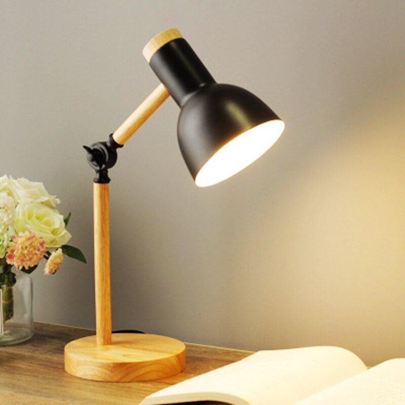 Lisslune | Nordic LED desk lamp made of wood