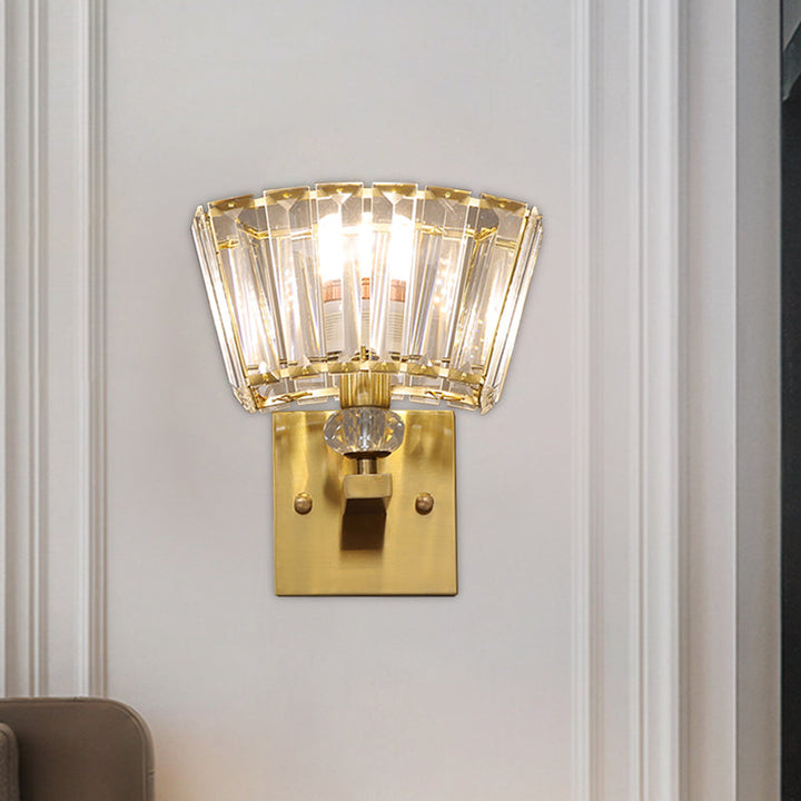 Lisslune | Trapezoidal Crystal Blocks Wall Lamp Modern 1 Head Salon Wall Mounted Lamp in Gold
