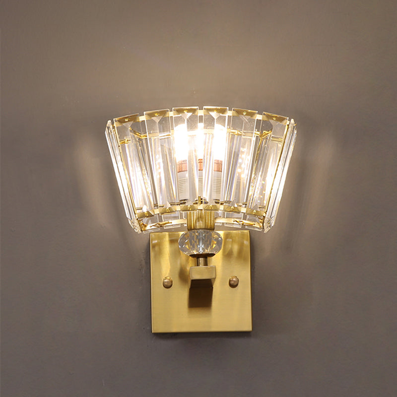 Lisslune | Trapezoidal Crystal Blocks Wall Lamp Modern 1 Head Salon Wall Mounted Lamp in Gold