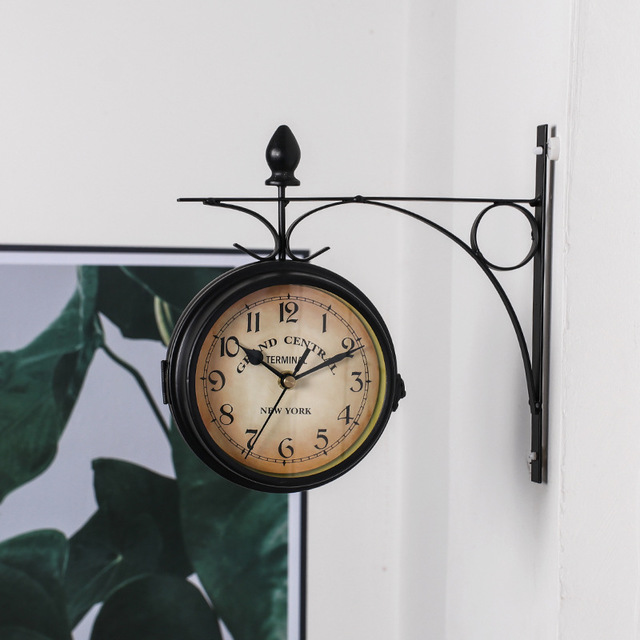 Lisslune | TwinView - Euro-Style Double Wall Clock