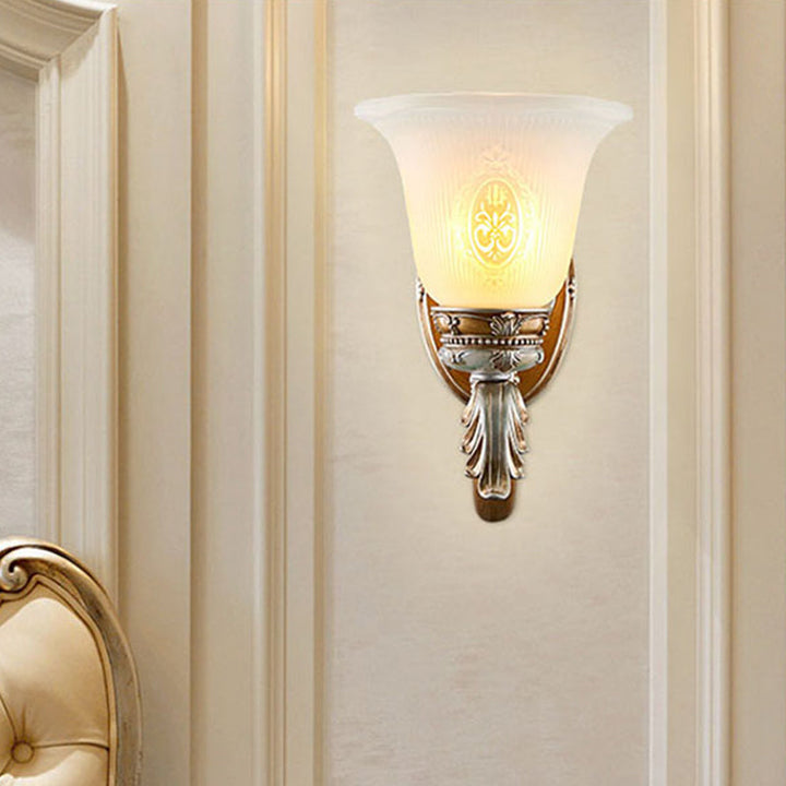 Skørter | 1/2-head wall light Traditional bell shape profiled opal glass wall light idea in brown