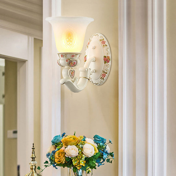 Skørter | Conical Living Room Wall Light Country House Ribbed Glass 1/2-Bulb White Wall Lighting with Floral Decoration