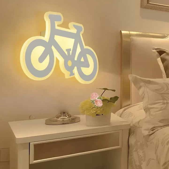 Skørter | White Finish LED Wall Lamp Contemporary Creative Acrylic Wall Lamp for Children's Bedroom