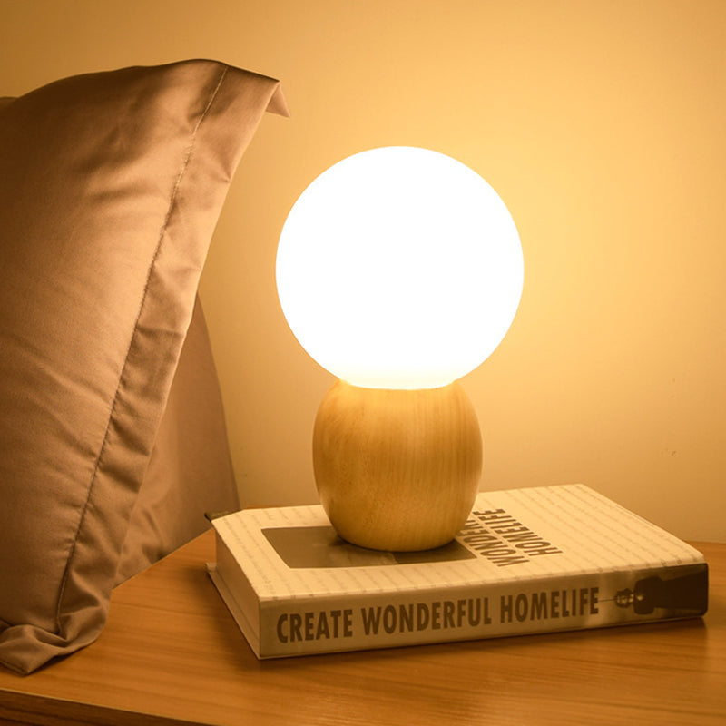 Lisslune | Nuvora – Elegant frosted ball lamp with organic wooden base