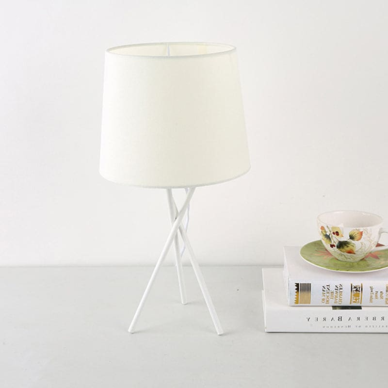Lisslune | Glow – Modern rustic lamp with conical design