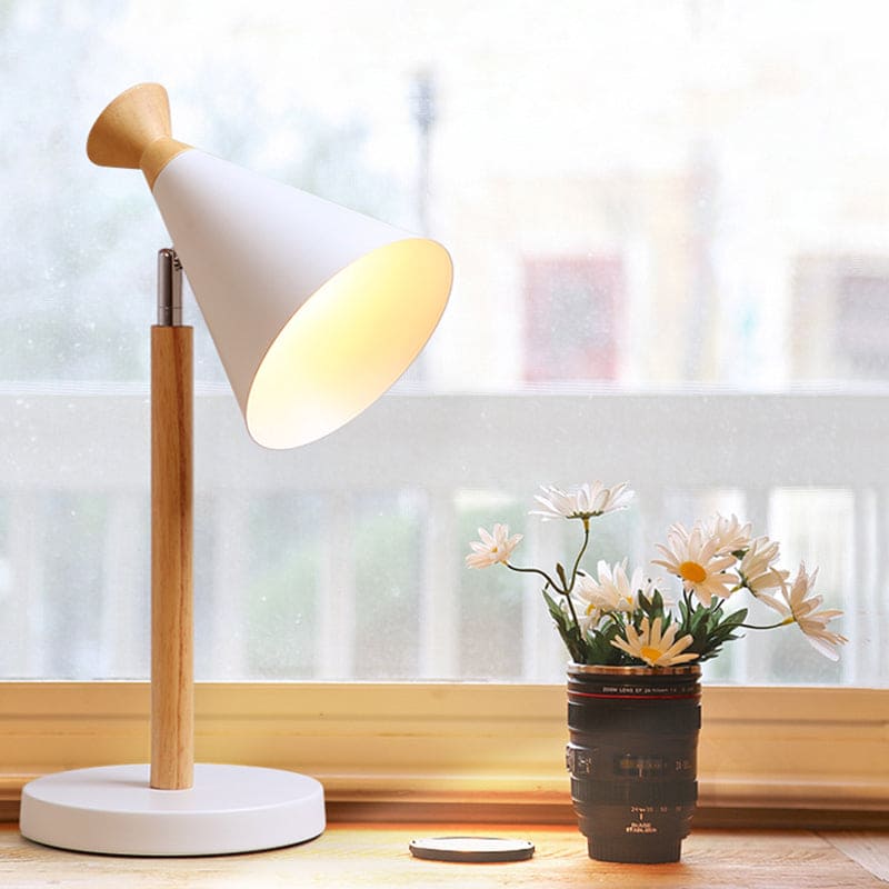Lisslune | NordicGlow – Modern Rustic Lamp with Cone Design
