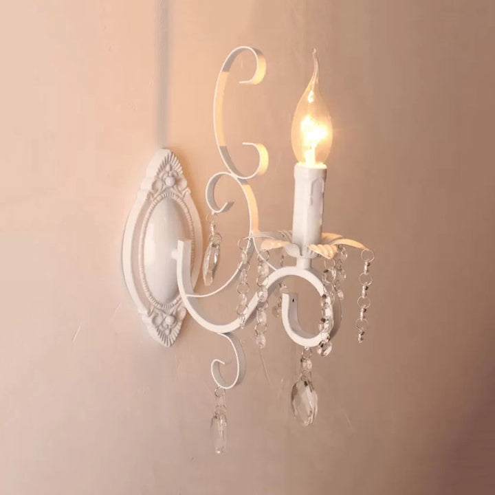 Skørter | Candle-shaped Wall Light Classic Stylish Metal Wall Lamp in White with Clear Crystal for Lodge