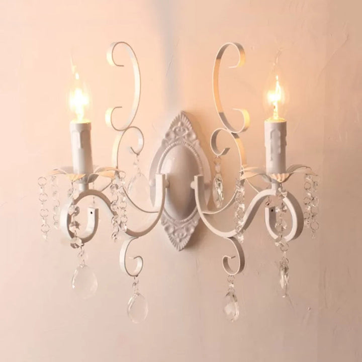 Skørter | Candle-shaped Wall Light Classic Stylish Metal Wall Lamp in White with Clear Crystal for Lodge