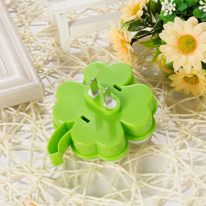 Skørter | Children Clover Mini Night Light Plastic Bed Lamp LED Wall Lighting in Green and White