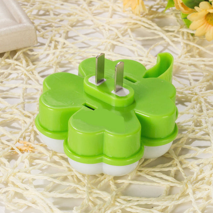 Skørter | Children Clover Mini Night Light Plastic Bed Lamp LED Wall Lighting in Green and White