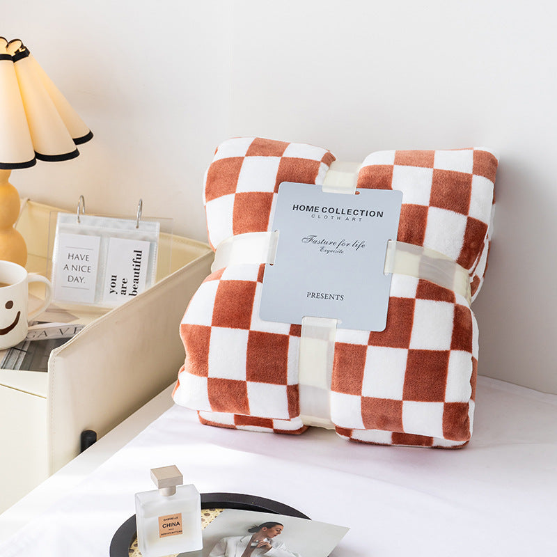 Lisslune | Stylish blanket in checkered pattern for your home