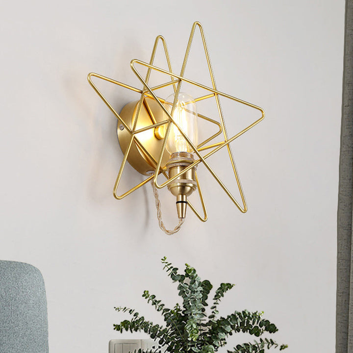 Skørter | Metal Exposed Bulb Wall Lamp Colonialist 1 Main Living Room Sconce Lamp in Gold with Star Cage