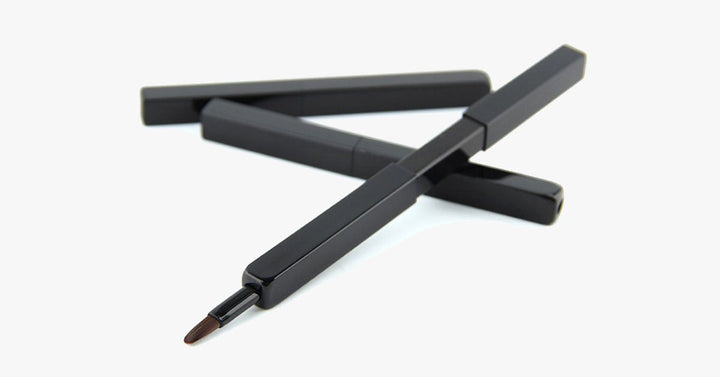 Lisslune | Retractable Lip Brush – Professional Makeup Ready at All Times