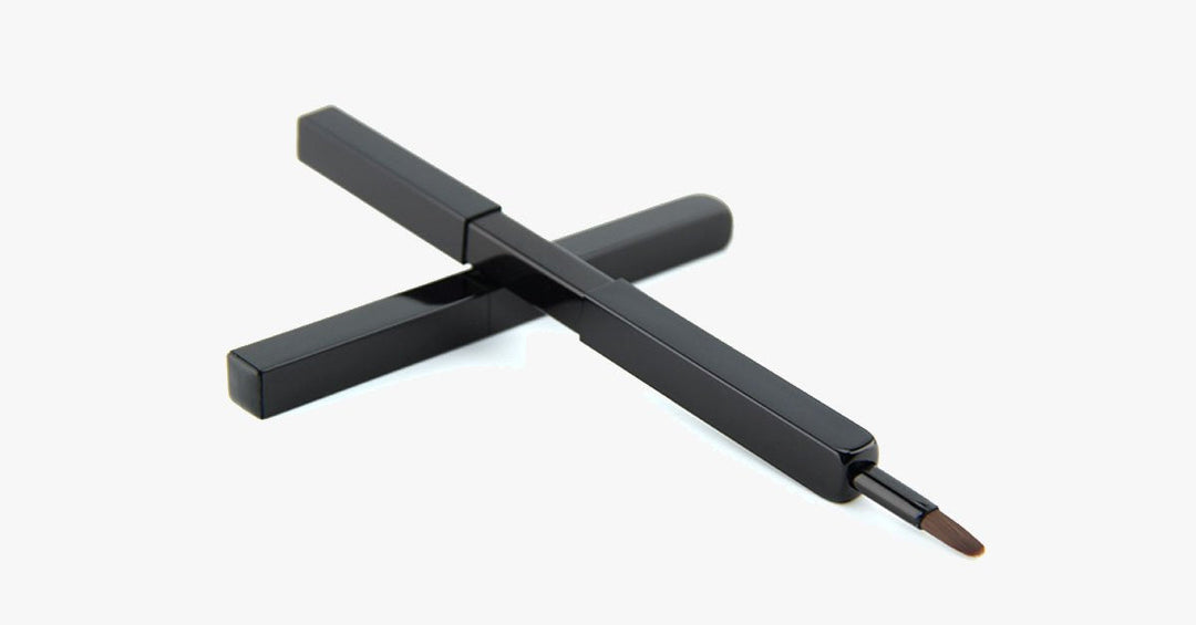 Lisslune | Retractable Lip Brush – Professional Makeup Ready at All Times