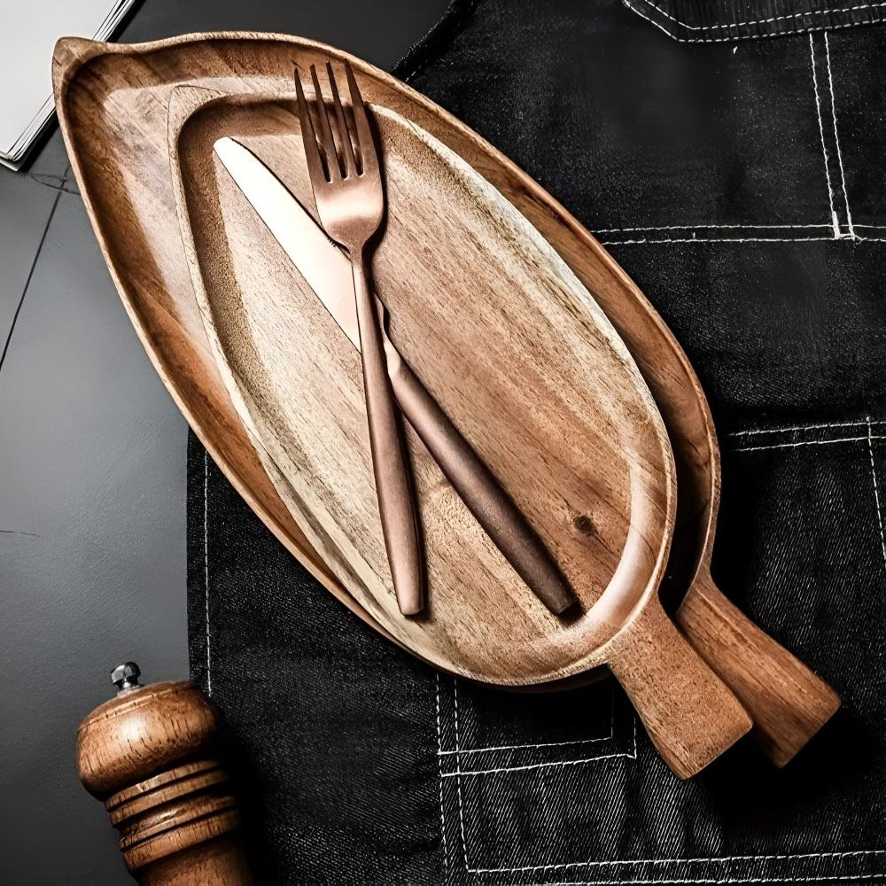 Lisslune | Leaf-Shaped Wooden Serving Plate
