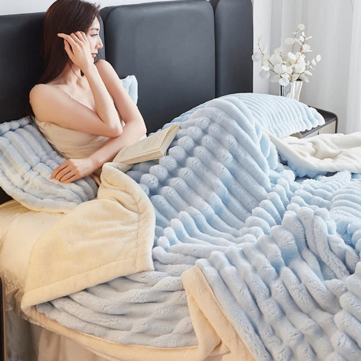 Lisslune | Snuggly Synthetic Fur Fleece Blanket