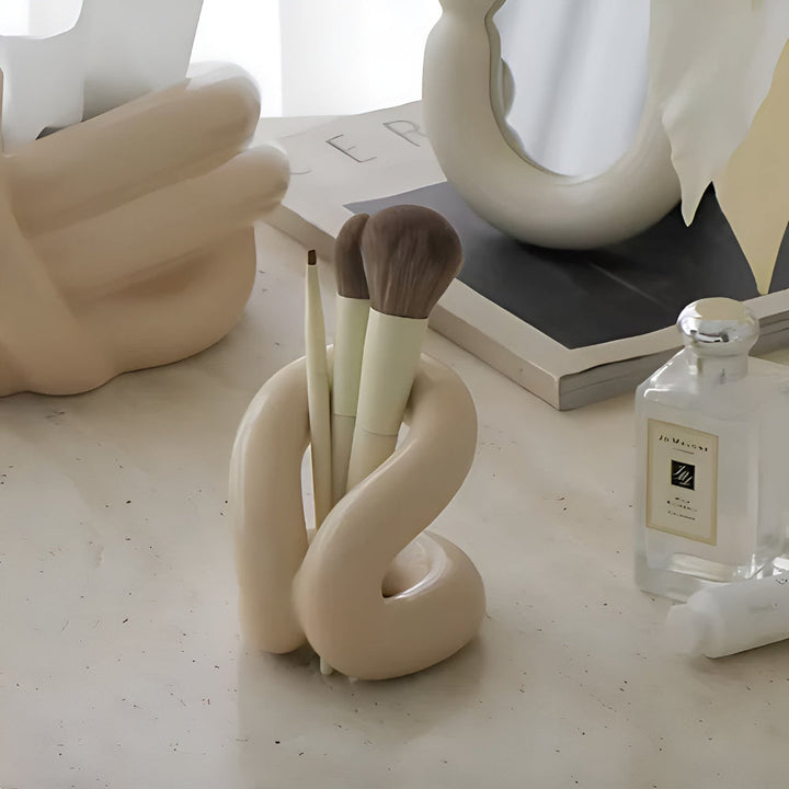 Lisslune | Nordic Knot Ceramic Holder